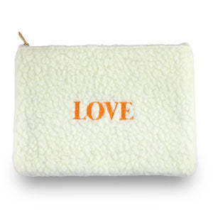 TROUSSE EN PELUCHE "LOVE"